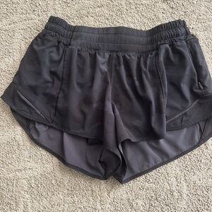 Lululemon Hotty Hot High-Rise Lined Short 2.5"